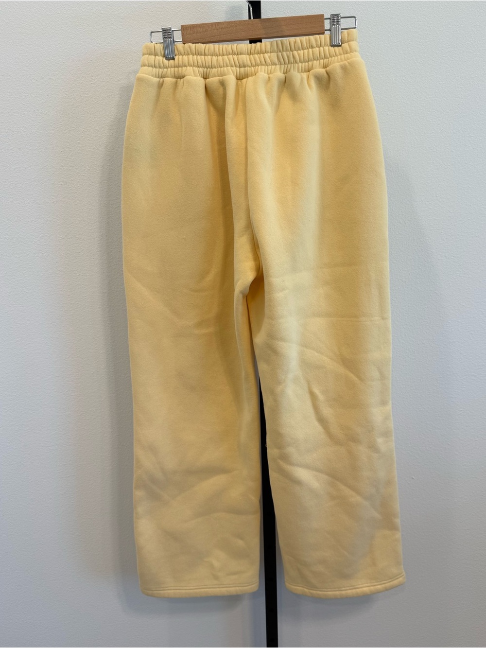 Comfrt Women's Pastel Collection Yellow Fleece Straight Lag Sweatpants Med Comfy - Picture 3 of 7